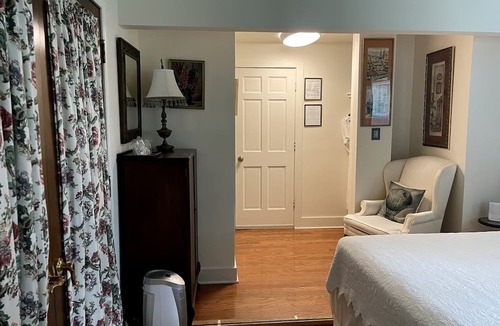 Elkhorn House | Romantic Bed and Breakfast Getaway with an Indoor Pool near Lake Geneva, Wisconsin