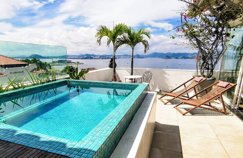 Gloria Apartment | Romantic Penthouse in Rio with heated pool and unforgettable beach view