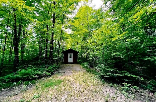 White Lake House | Romantic Cabin for a Cozy Escape in Nature near White Lake, Wisconsin