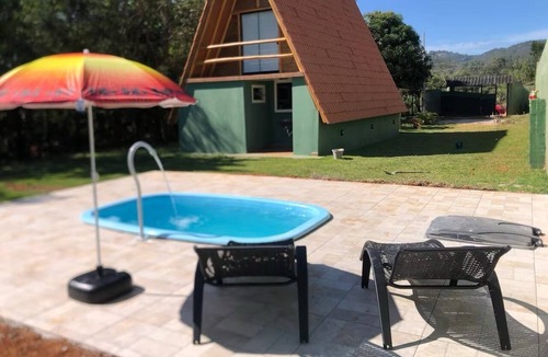 Pindamonhangaba Ski Chalet | Romantic Chalet Dengo with Pool!