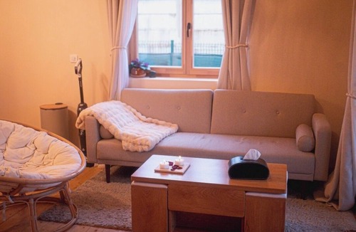 Montignac-Charente Ski Chalet | Romantic chalet - Private Jacuzzi - King size
