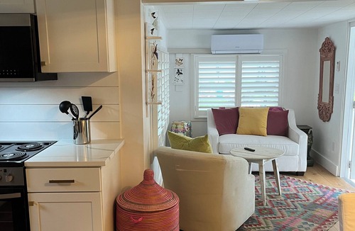 Old Naples Cottage | Romantic Cottage -2 Blocks to the Beach, 5th Street and 3rd Ave. S - Cottage B