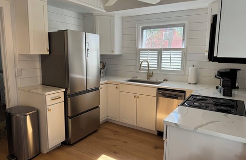 Old Naples Cottage | Romantic Cottage -2 Blocks to the Beach, 5th Street and 3rd Ave. S - Cottage B