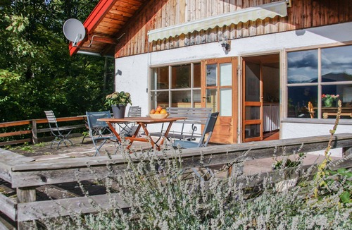 Tegernsee Ski Chalet | Romantic Cottage "Chalet am Brand" with Garden, Barbecue & TV