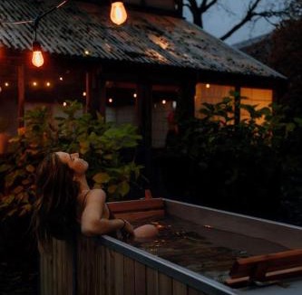 Molalla House | Romantic Cottage for Couples Getaway near Portland | Oregon Rentals