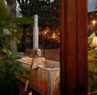 Molalla House | Romantic Cottage for Couples Getaway near Portland | Oregon Rentals