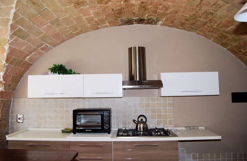 Volterra Cottage | Romantic Cottege WITH PRIVATE POOL above Medieval City Walls