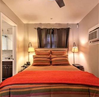 Mid America House | Romantic Couples Cottage for Relaxing Getaways on the Outskirts of Hot Springs, Arkansas