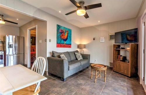 Mid America House | Romantic Couples Cottage for Relaxing Getaways on the Outskirts of Hot Springs, Arkansas