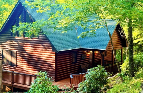 Blue Ridge Cabin | Romantic Creekside Cabin! Close to downtown New Hot Tub Fire Pit Game Room