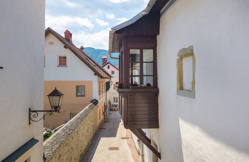 Radovljica Apartment | Romantic Deluxe Studio for 2 in the city of the sun