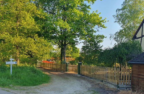 Champignelles Apartment | Romantic escape 2 hours from Paris: a bed and breakfast where peace reigns