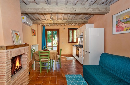SantʼAndrea di Compito Cottage | Romantic Escape in the Countryside. 10 minutes away from Lucca!