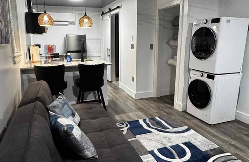 Chapel Hill Apartment | Romantic Getaway for two; 9 min drive to UNC; near downtown
