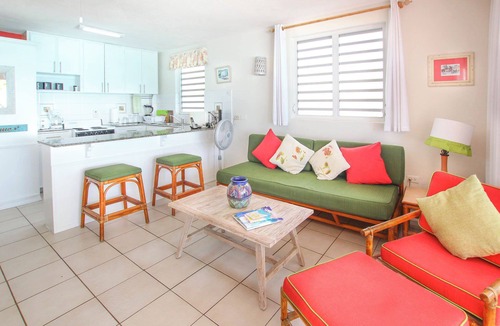 Worthing Apartment | Romantic getaway on gorgeous quiet beach - Sea Star 3 (1 bedroom)
