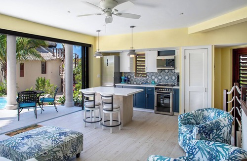 Long Bay House | Romantic Getaway, LOWEST DENSITY on the Island, STAND ALONE BUNGALOWS!