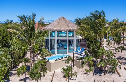 Long Bay House | Romantic Getaway, LOWEST DENSITY on the Island, STAND ALONE BUNGALOWS!