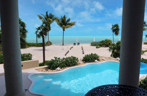 Long Bay House | Romantic Getaway, LOWEST DENSITY on the Island, STAND ALONE BUNGALOWS!