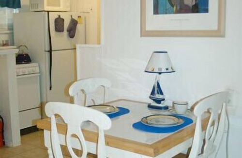 Pompano Beach House | Romantic getaway! Historic cottage 2 blocks to beach
