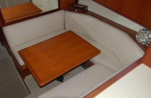 Marina Bay Boat Rental | Romantic Getaway View the Boston Skyline, 10/15 minute drive to downtown.