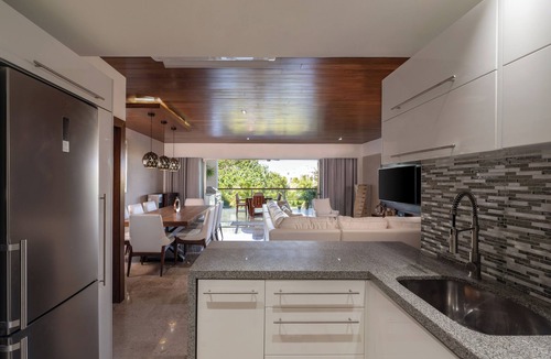 Playa Mujeres Apartment | Romantic getaway with beach access and resort-style amenities