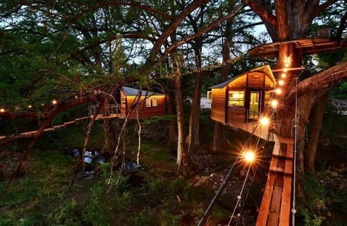 Spicewood RV Rental | Romantic Getaways in Fully-Equipped Tree House Rental in Spicewood, Texas