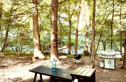 Ancram House | Romantic Glamping Getaway in a Pet Friendly Caravan, Ideal to Explore Hudson Valley