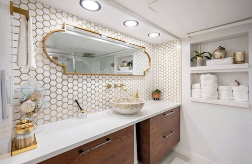 Stamford Apartment | Romantic Hide Out