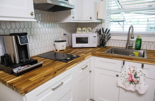 Clearwater House | "Romantic home with jacuzzi, 10 minutes from Clearwater Beach