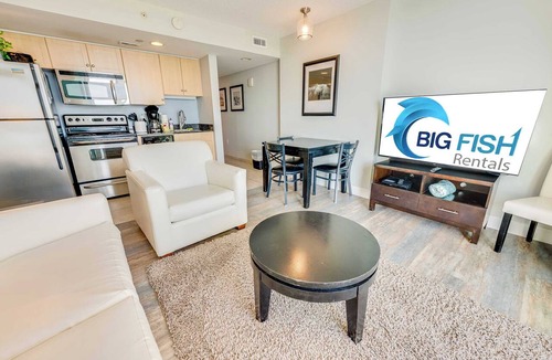Downtown Myrtle Beach Apartment | Romantic Honey Moon Suite, Direct Oceanfront,Pools