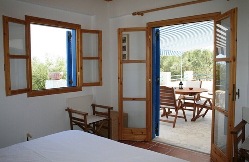Pylos-Nestoras House | Romantic house above the sea with charming view