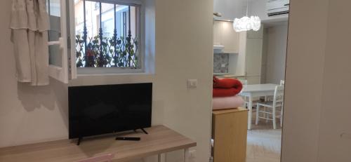 San Donato Apartment | Romantic house posto auto aria condizionata