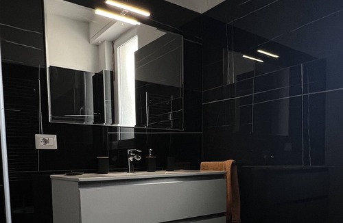 Albate Apartment | Romantic Italian apartment w/big terrace- 5 min from the lake !