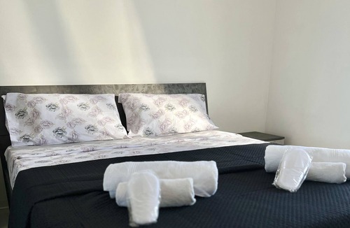 Albate Apartment | Romantic Italian apartment w/big terrace- 5 min from the lake !
