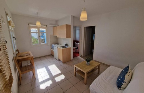 Paleopolis Apartment | Romantic Lemonia in Chora of Andros 5 min from the center of the town!