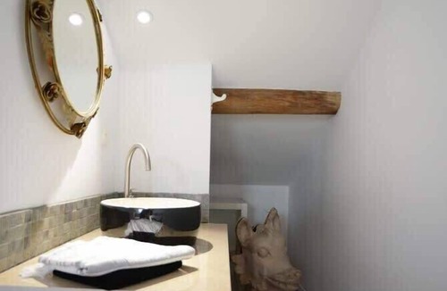 Dun-le-Palestel Apartment | Romantic Loft Escape with Garden View & Free Parking