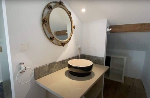 Dun-le-Palestel Apartment | Romantic Loft Escape with Garden View & Free Parking