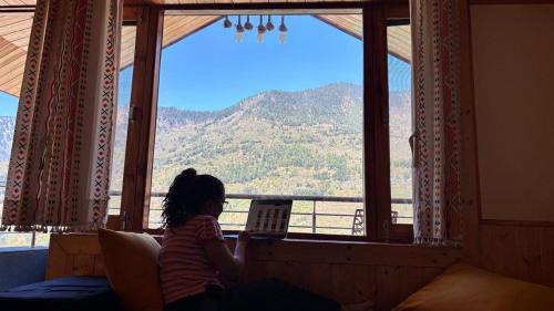 Manali Ski Chalet | Romantic loft with mountain view in manali