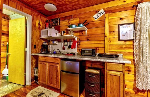 Cherokee Cabin | Romantic Log Cabin in Wooded Setting near Cherokee, North Carolina