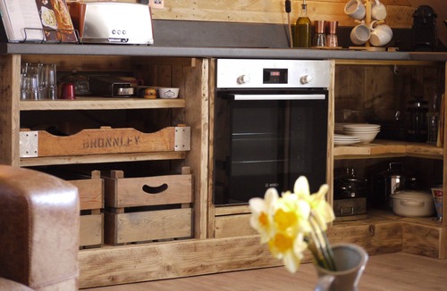 Wallingford House | Romantic luxury barn in quaint countryside village