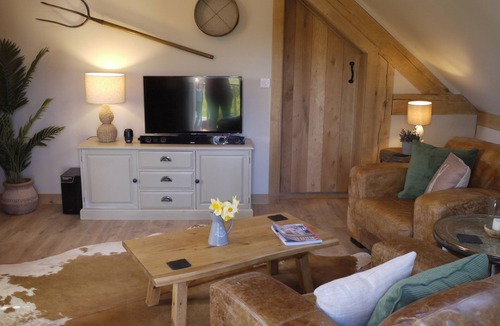 Wallingford House | Romantic luxury barn in quaint countryside village