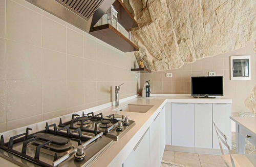 Monte Benedetto House | Romantic Medieval Escape