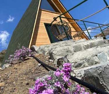Arakapas Apartment | Romantic Mountain Cabin with Swimming Pool Access