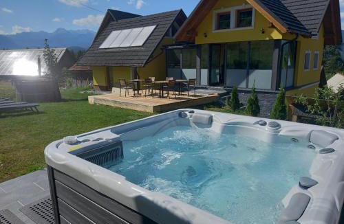 Ravne v Bohinju Villa | Romantic Mountain Chalet and SPA Tubej