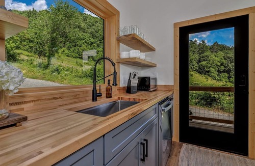 Marshall House | Romantic Mountain Retreat with Hot Tub and Panoramic Views Near Marshall, NC