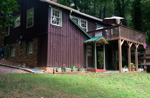 Black Mountain Cottage | Romantic Mountain Getaway- One Mile From Downtown Black Mountain, NC