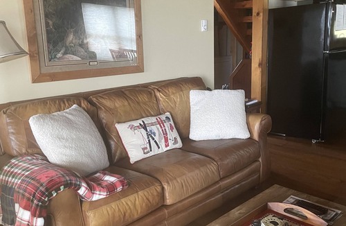 Dryfork Cabin | Romantic Mt. Get-away~ 'Sunset cabin' has spectacular Mountain & Sunset views!