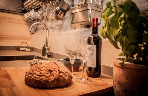 Barga House | Romantic newly renovated barn private pool and a trout river, 5 mins to Barga
