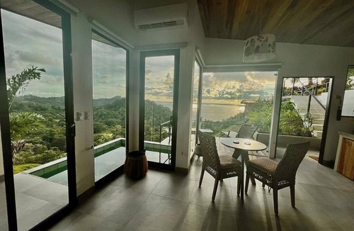 El Cerro Villa | Romantic Ocean View One bedroom Villa