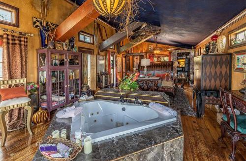 Bacliff House | Romantic Open-Concept Couples Suite with Private Jacuzzi & Balcony Views in Bacliff, Texas